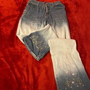 need gone! flared jeans!